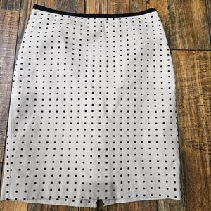 Outback Red Polkadot Skirt. Size 4.‎